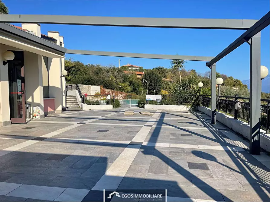 Immagine 3 di Negozio in affitto  in Via S. Faustino a Manerba Del Garda
