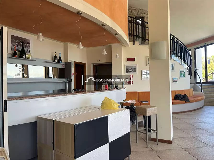 Immagine 7 di Negozio in affitto  in Via S. Faustino a Manerba Del Garda