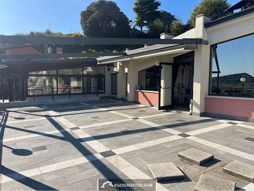 Immagine 13 di Negozio in affitto  in Via S. Faustino a Manerba Del Garda
