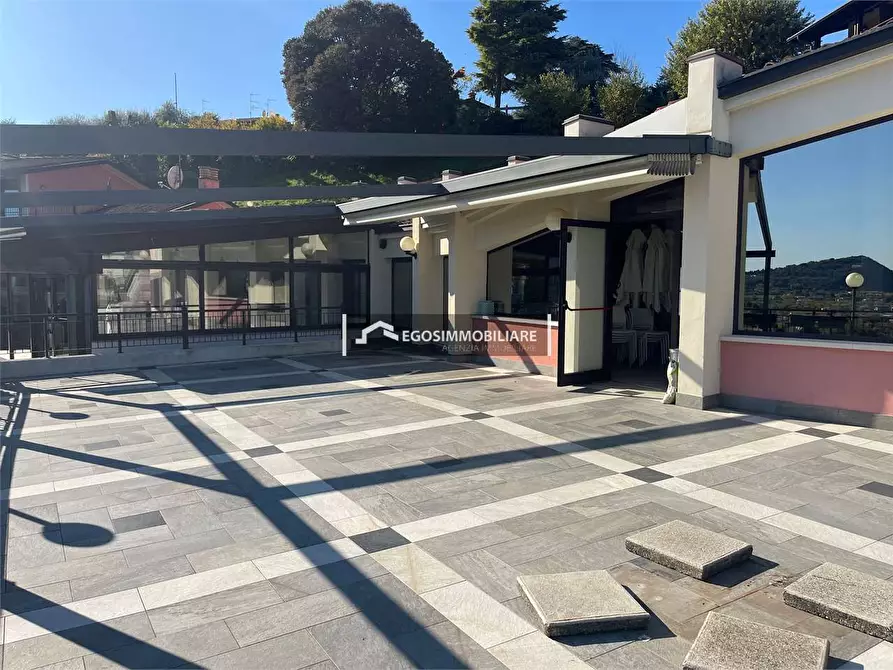 Immagine 13 di Negozio in affitto  in Via S. Faustino a Manerba Del Garda