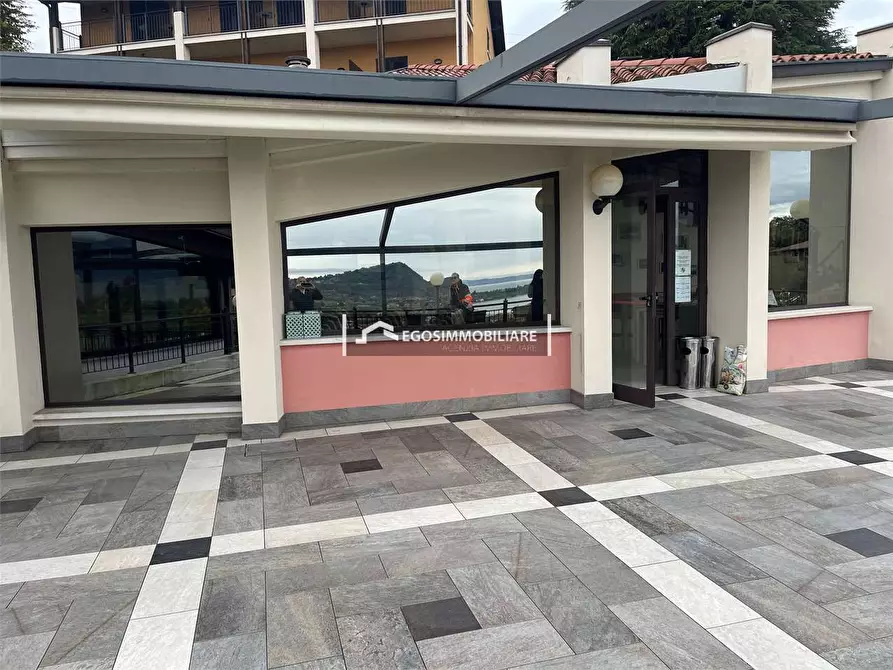 Immagine 19 di Negozio in affitto  in Via S. Faustino a Manerba Del Garda