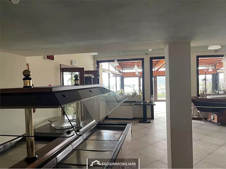 Immagine 22 di Negozio in affitto  in Via S. Faustino a Manerba Del Garda