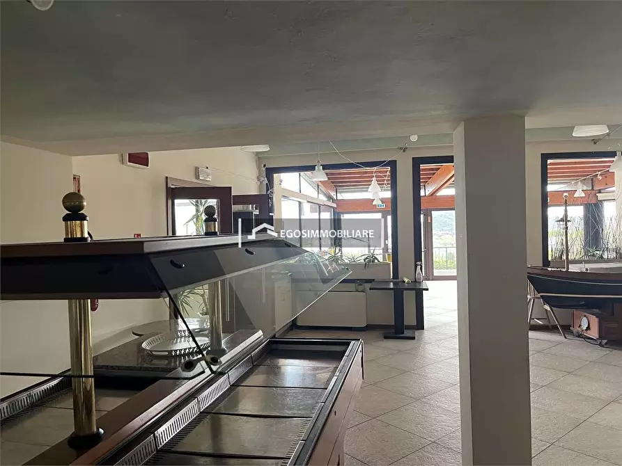 Immagine 22 di Negozio in affitto  in Via S. Faustino a Manerba Del Garda