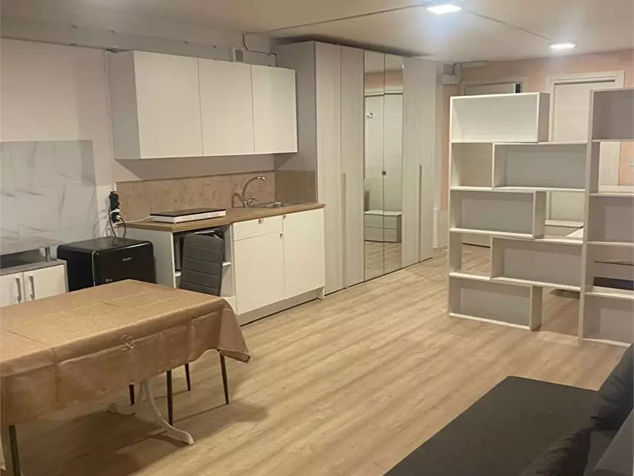 Immagine 11 di Appartamento in affitto  a Desenzano Del Garda