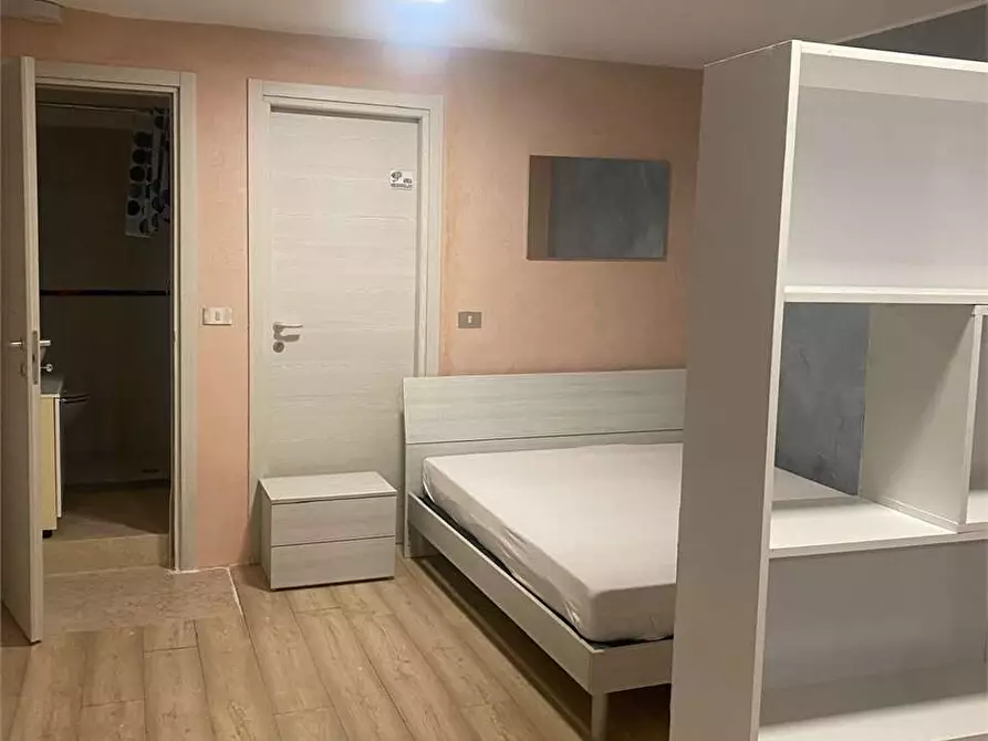 Immagine 12 di Appartamento in affitto  a Desenzano Del Garda