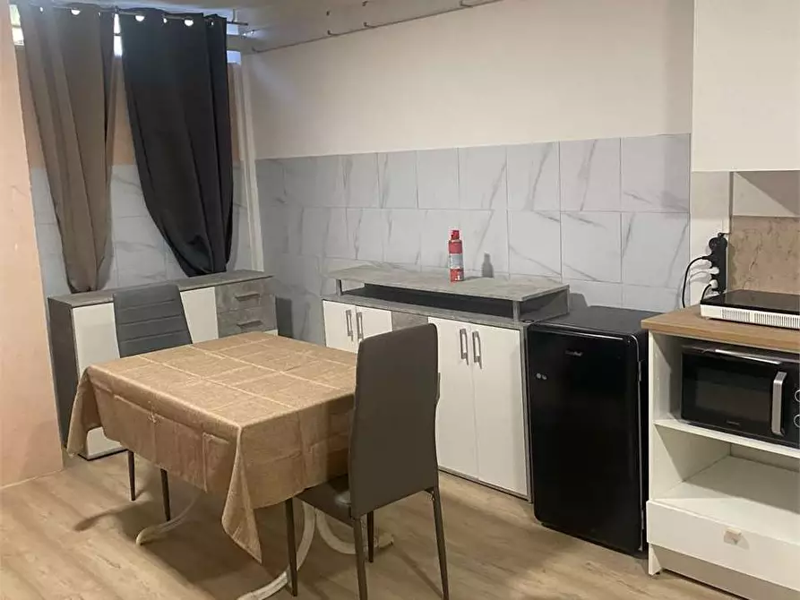 Immagine 1 di Appartamento in affitto  a Desenzano Del Garda