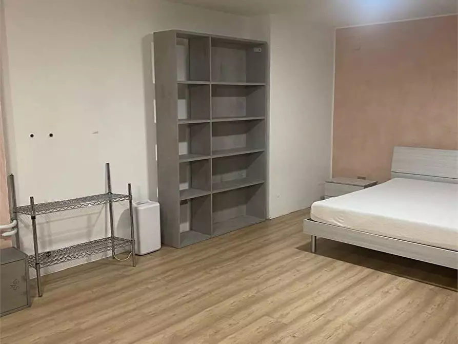 Immagine 2 di Appartamento in affitto  a Desenzano Del Garda