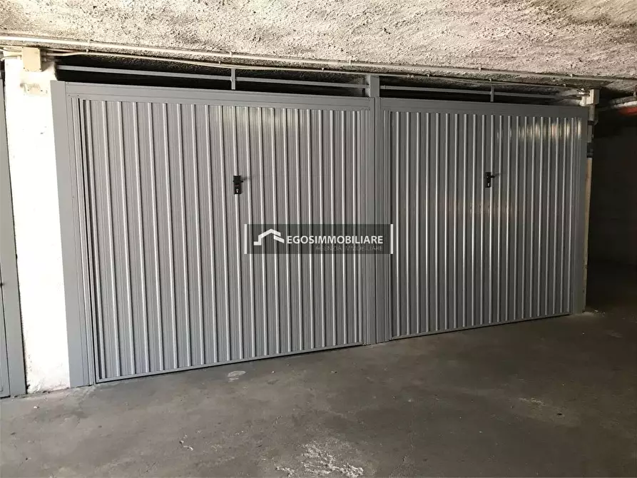 Immagine 2 di Garage in vendita  in Via San Benedetto a Desenzano Del Garda