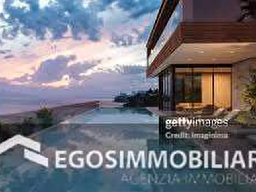 Immagine 2 di Hotel in vendita  in Viale Alcide De Gasperi snc a Salò