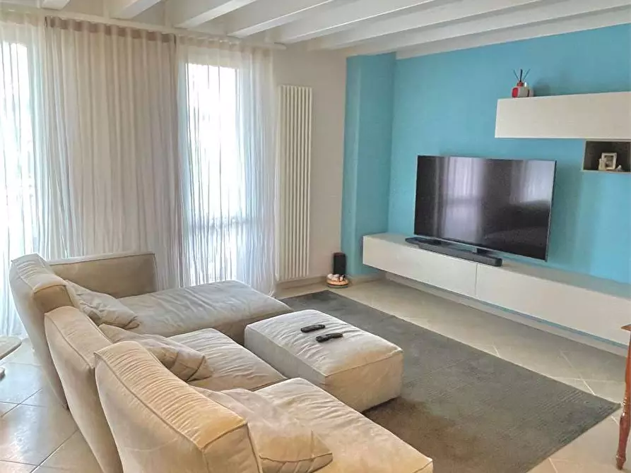 Immagine 1 di Appartamento in affitto  in Via Mezzocolle a Desenzano Del Garda