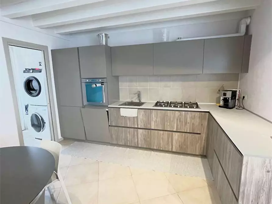 Immagine 5 di Appartamento in affitto  in Via Mezzocolle a Desenzano Del Garda