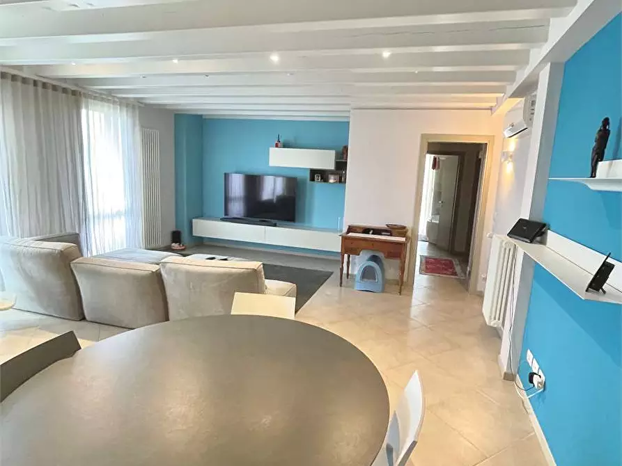 Immagine 4 di Appartamento in affitto  in Via Mezzocolle a Desenzano Del Garda