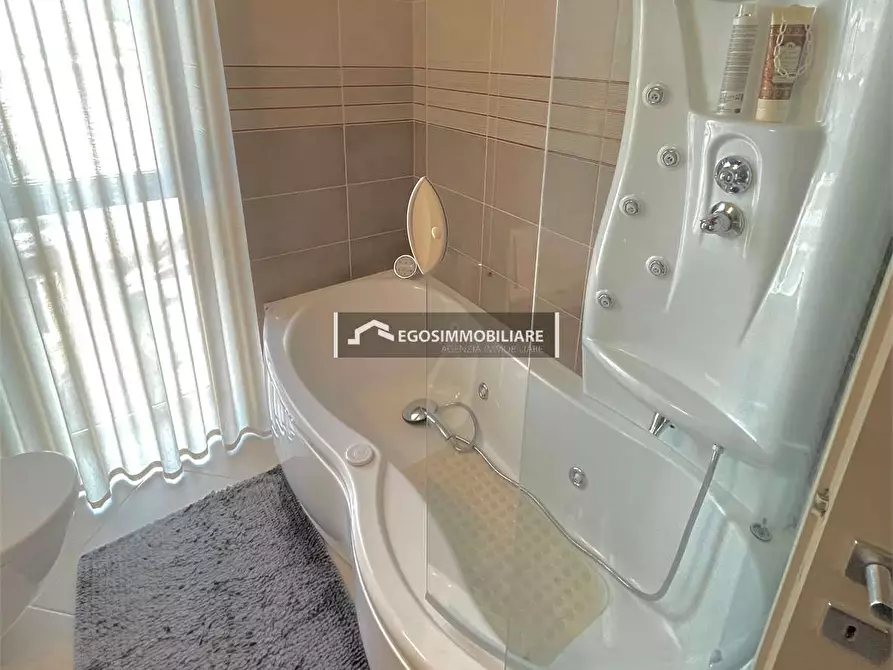 Immagine 21 di Appartamento in affitto  in Via Mezzocolle a Desenzano Del Garda