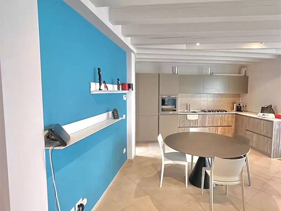 Immagine 6 di Appartamento in affitto  in Via Mezzocolle a Desenzano Del Garda