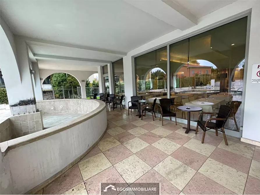 Immagine 1 di Negozio in affitto  in Via Tintoretto snc a Peschiera Del Garda