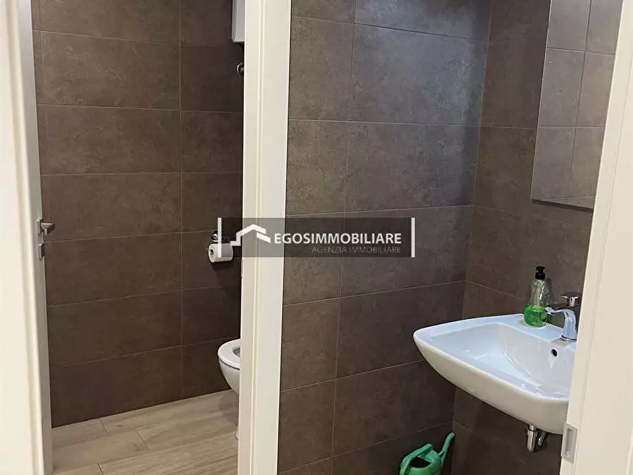 Immagine 11 di Ufficio in affitto  in Via Scavi Romani  29 a Desenzano Del Garda