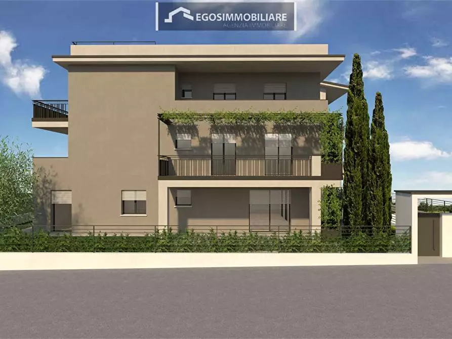 Immagine 1 di Attico in vendita  in Via Sirmione 21 a Desenzano Del Garda