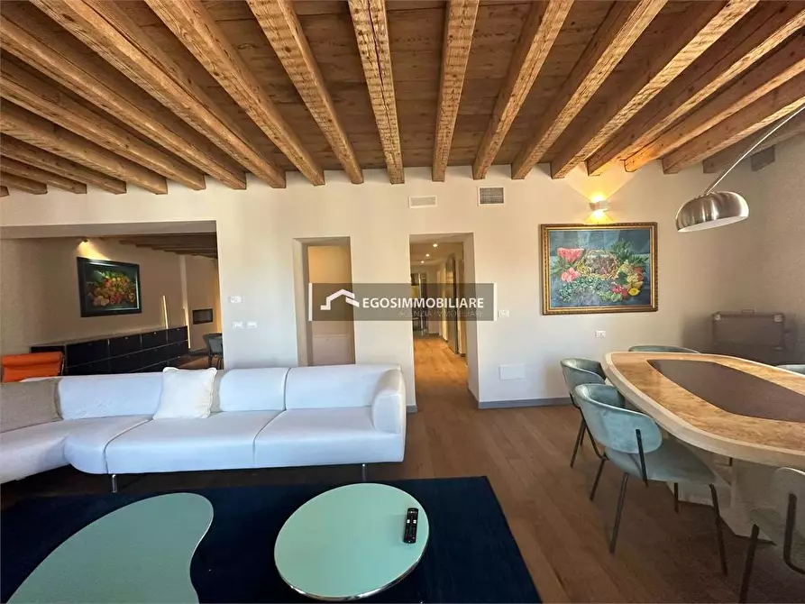 Immagine 1 di Appartamento in affitto  in Piazza Malvezzi a Desenzano Del Garda