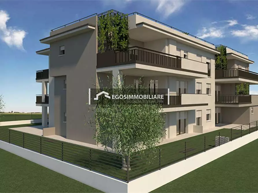 Immagine 4 di Attico in vendita  in Via Sirmione 21 a Desenzano Del Garda