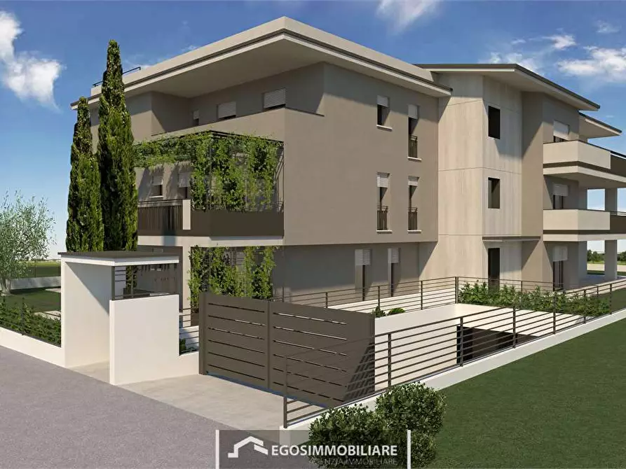 Immagine 13 di Attico in vendita  in Via Sirmione 21 a Desenzano Del Garda