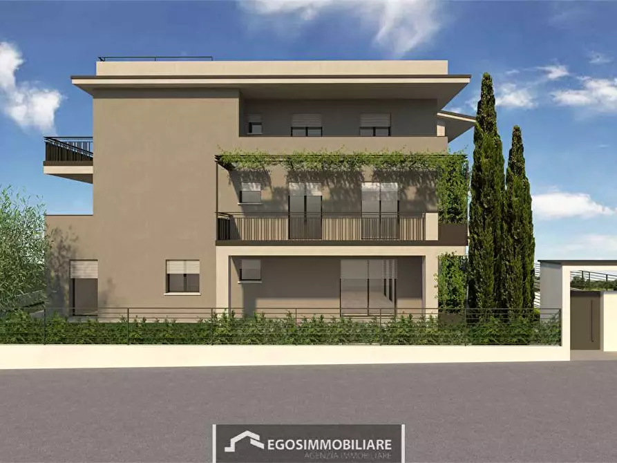 Immagine 1 di Attico in vendita  in Via Sirmione 21 a Desenzano Del Garda