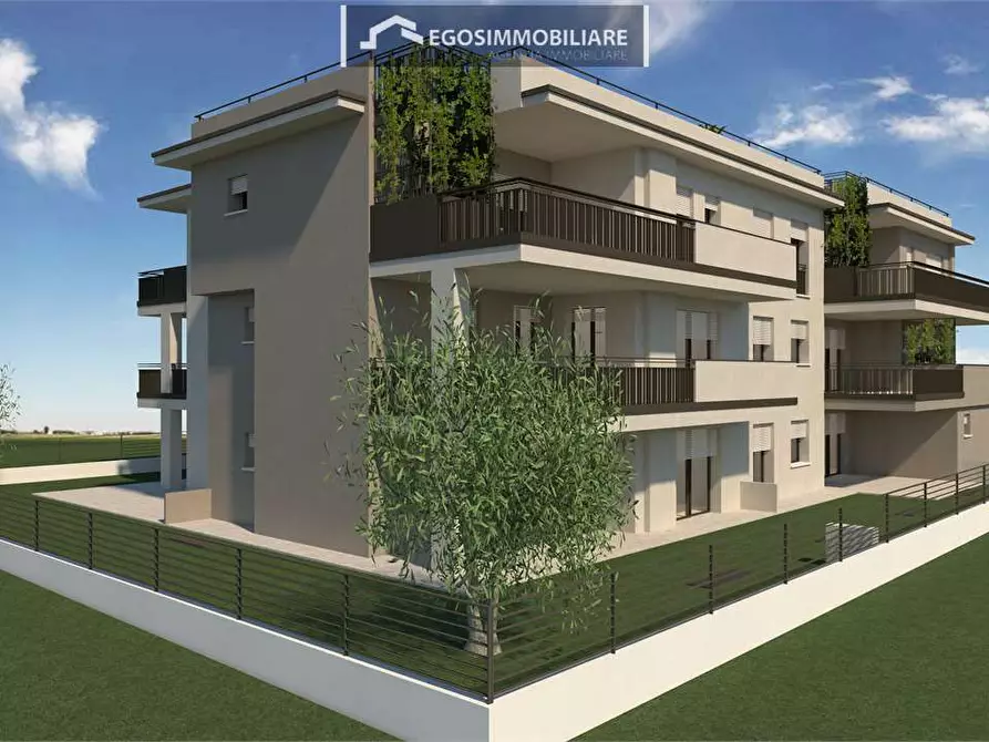 Immagine 4 di Attico in vendita  in Via Sirmione 21 a Desenzano Del Garda