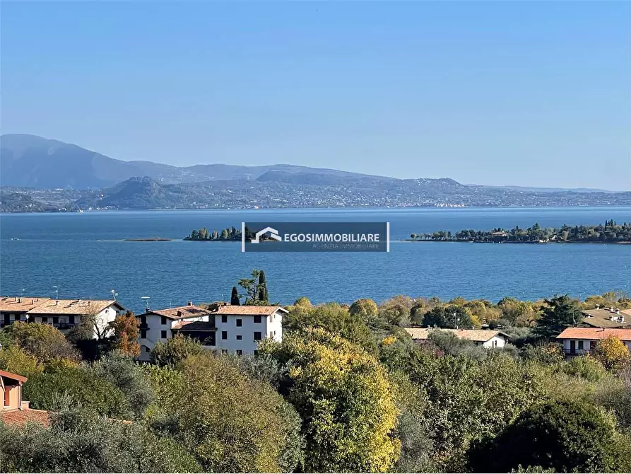 Immagine 2 di Stabile in vendita  in Via Gramsci a Desenzano Del Garda