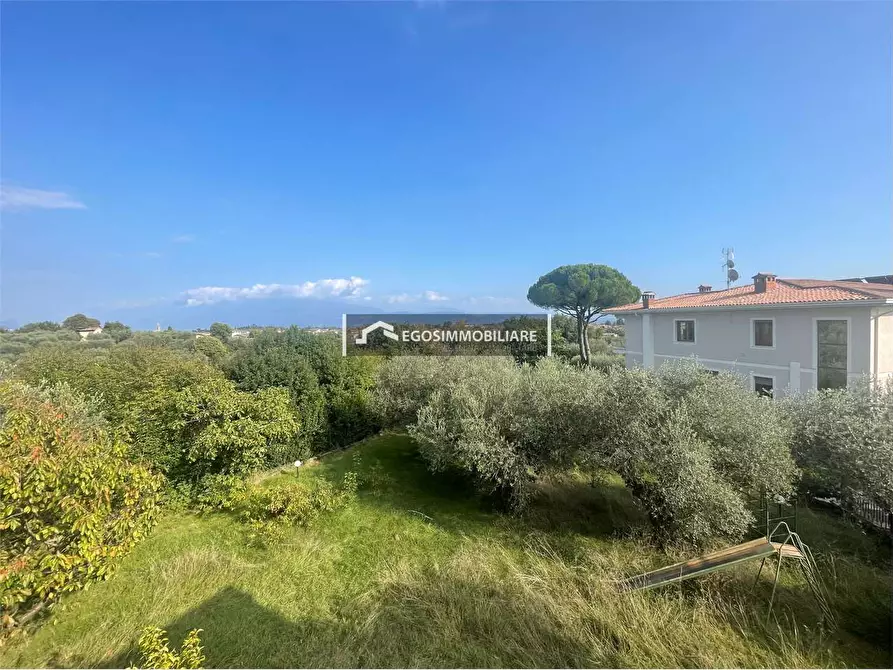 Immagine 3 di Stabile in vendita  in Via Gramsci a Desenzano Del Garda