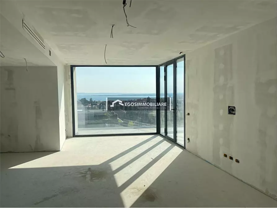 Immagine 15 di Attico in vendita  in Via Marzabotto 26 a Desenzano Del Garda