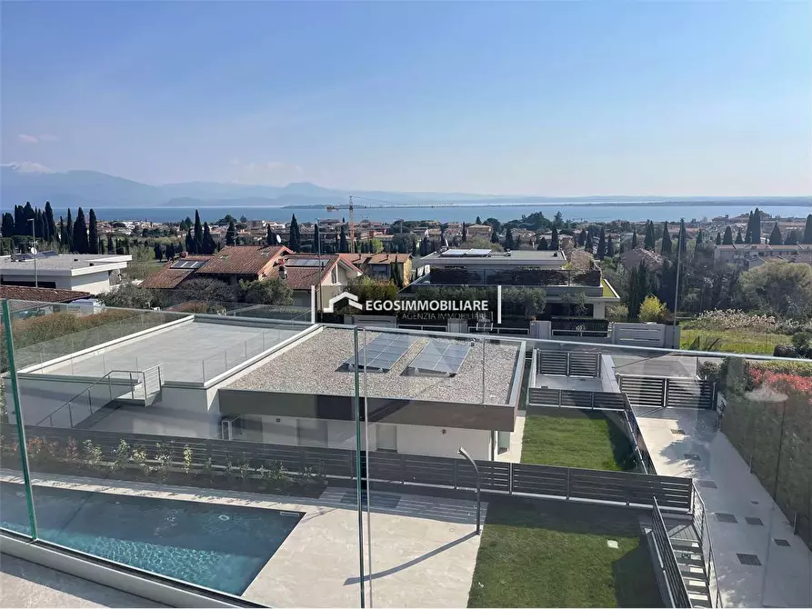 Immagine 11 di Attico in vendita  in Via Marzabotto 26 a Desenzano Del Garda