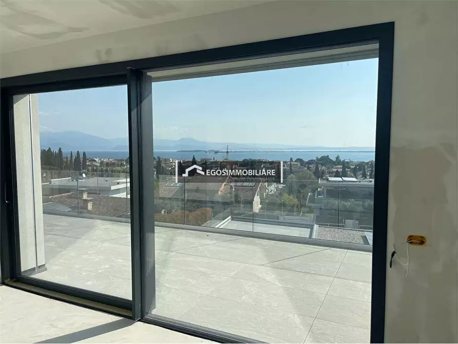 Immagine 25 di Attico in vendita  in Via Marzabotto 26 a Desenzano Del Garda