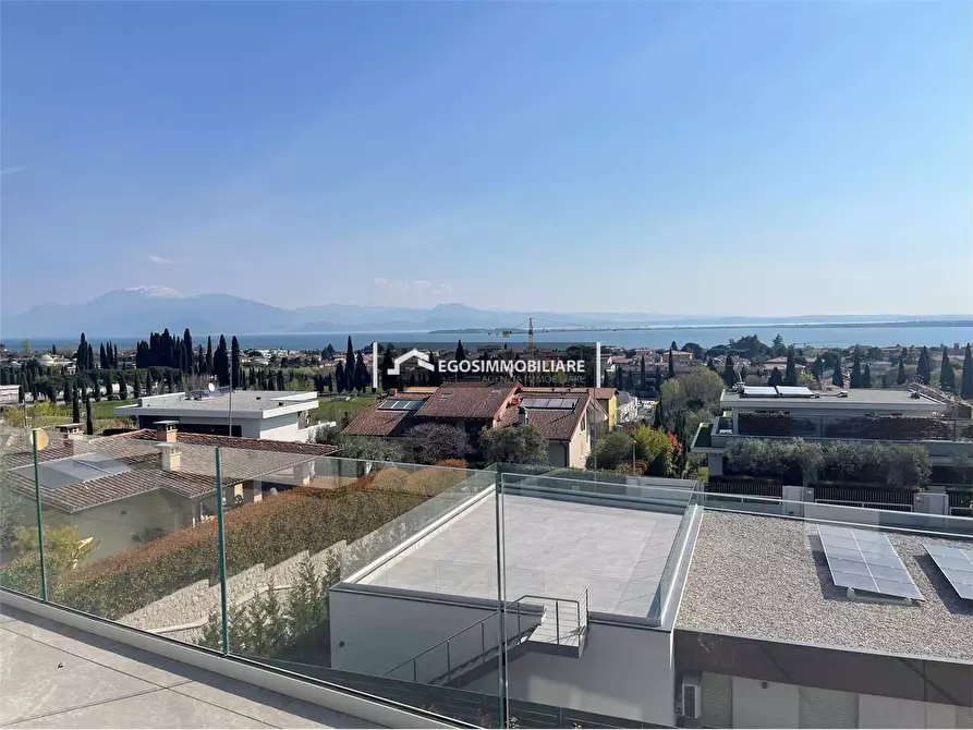 Immagine 6 di Attico in vendita  in Via Marzabotto 26 a Desenzano Del Garda