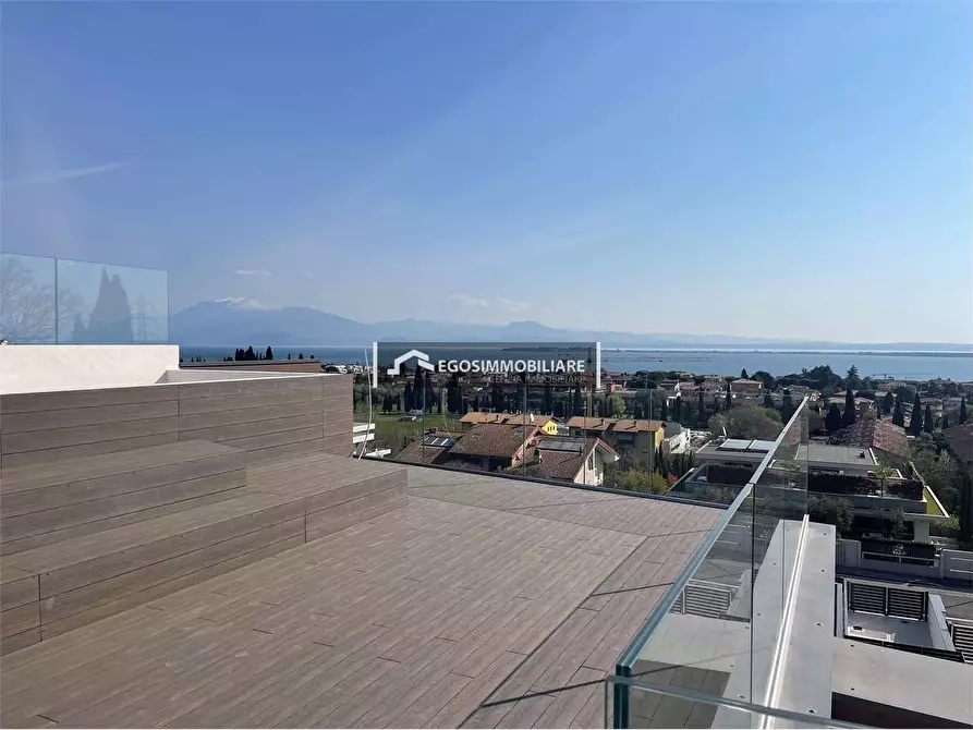 Immagine 3 di Attico in vendita  in Via Marzabotto 26 a Desenzano Del Garda