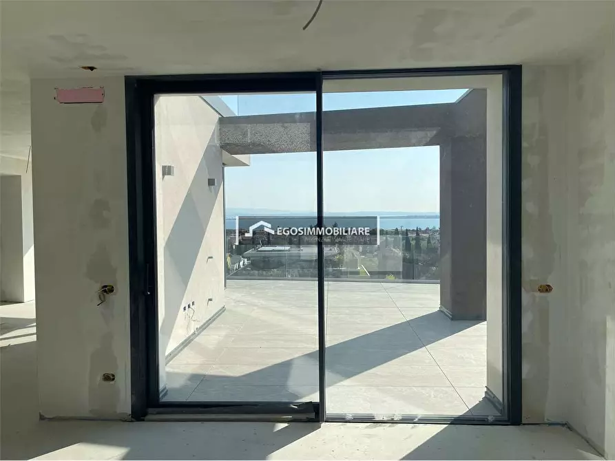 Immagine 5 di Attico in vendita  in Via Marzabotto 26 a Desenzano Del Garda
