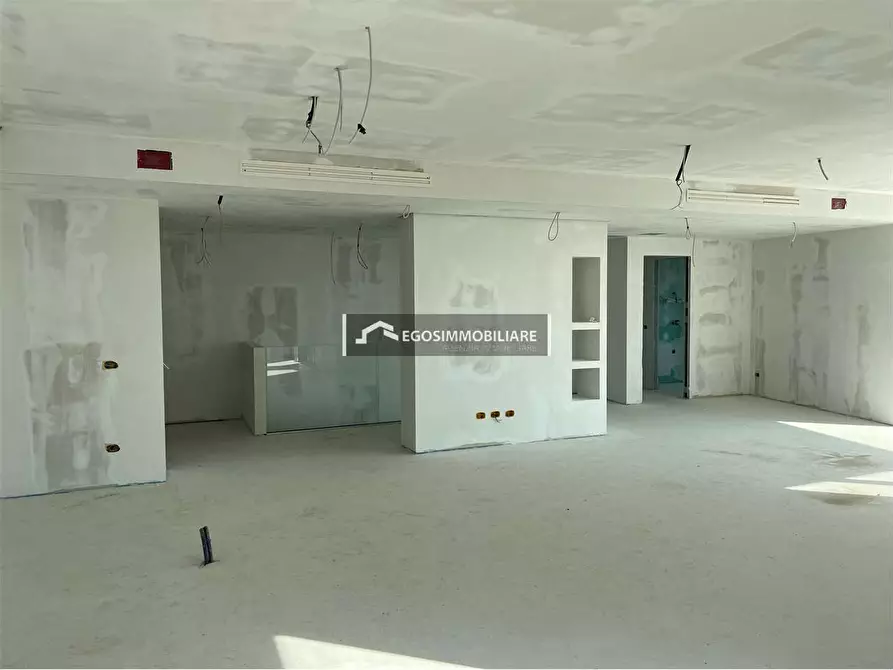 Immagine 29 di Attico in vendita  in Via Marzabotto 26 a Desenzano Del Garda