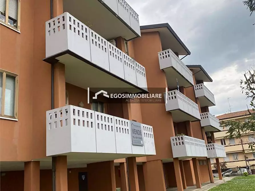 Immagine 5 di Appartamento in vendita  in Via Alcide De Gasperi 13 a Desenzano Del Garda