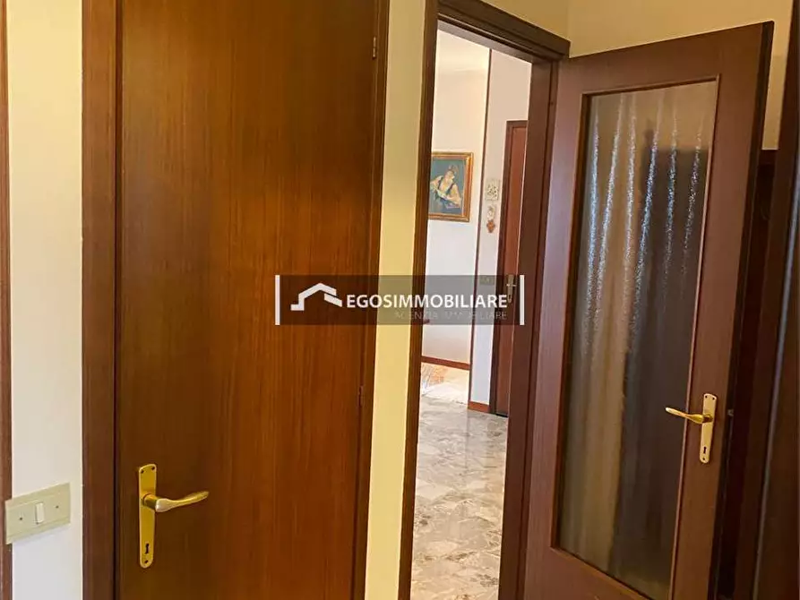 Immagine 33 di Appartamento in vendita  in Via Salvi  13 a Peschiera Del Garda