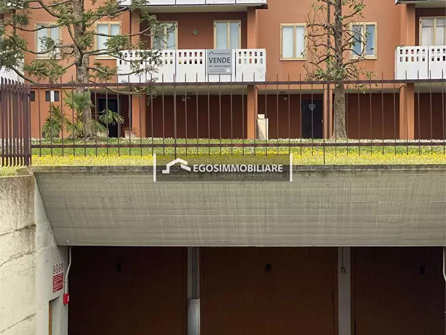 Immagine 42 di Appartamento in vendita  in Via Salvi  13 a Peschiera Del Garda