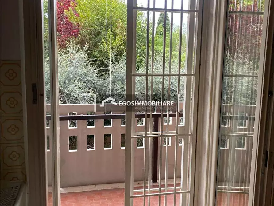 Immagine 13 di Appartamento in vendita  in Via Verona  13 a Peschiera Del Garda