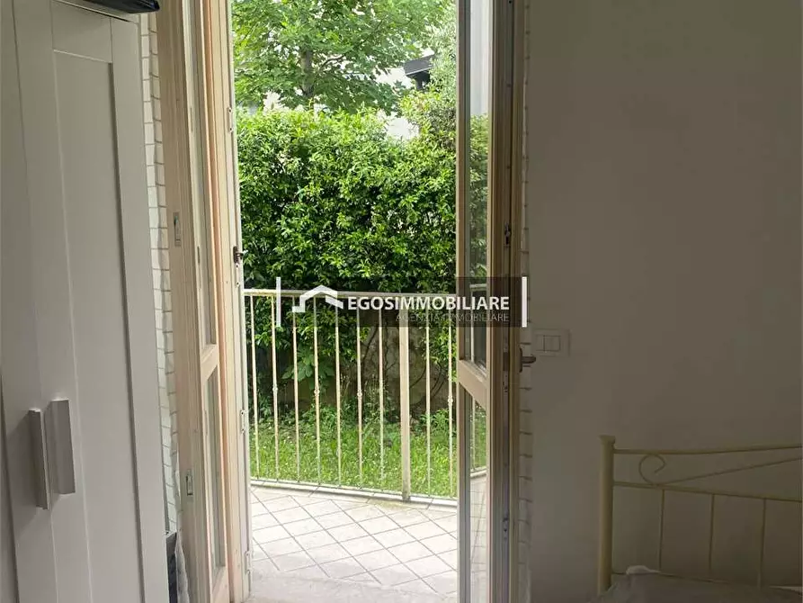 Immagine 11 di Trilocale in vendita  in Via Dolarci a Desenzano Del Garda