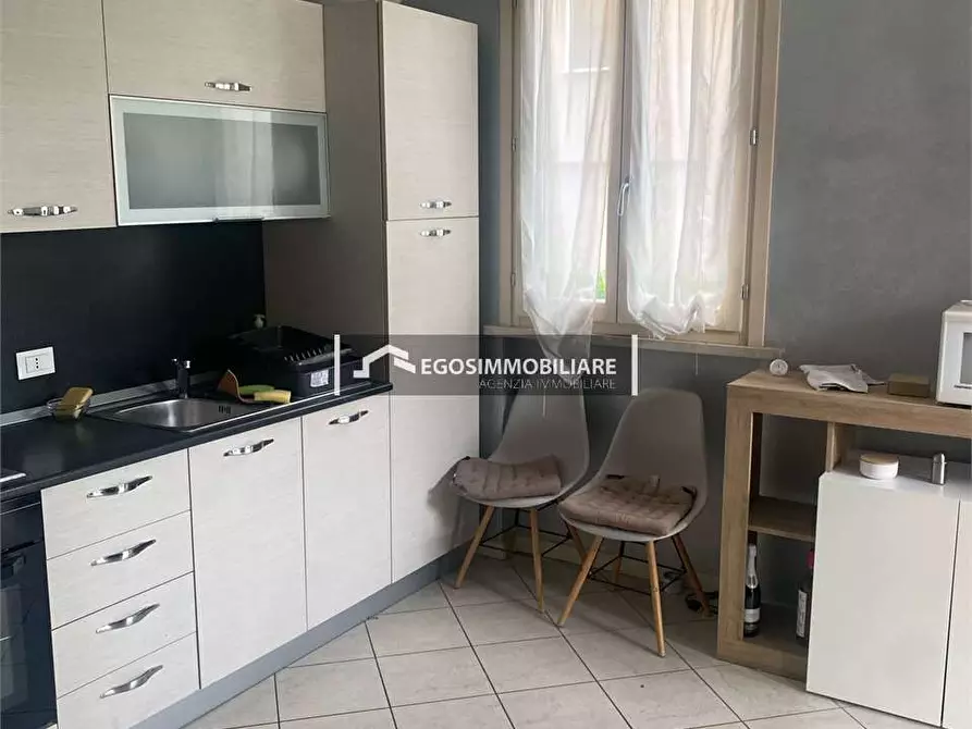 Immagine 4 di Trilocale in vendita  in Via Dolarci a Desenzano Del Garda