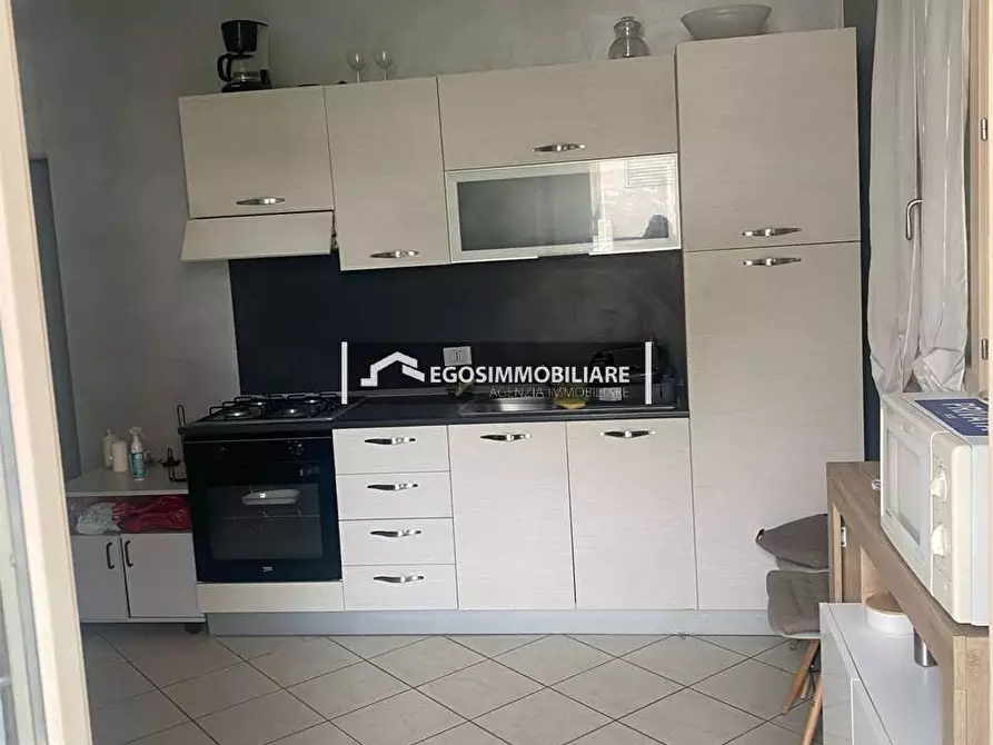 Immagine 5 di Trilocale in vendita  in Via Dolarci a Desenzano Del Garda
