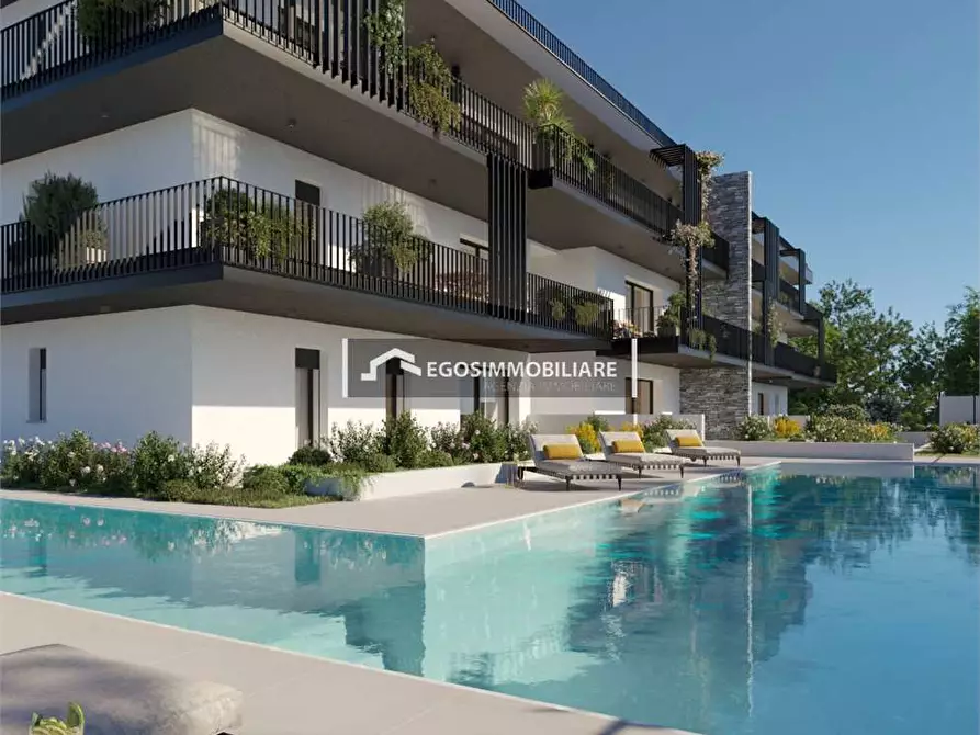 Immagine 2 di Appartamento in vendita  in Via Marzabotto a Desenzano Del Garda