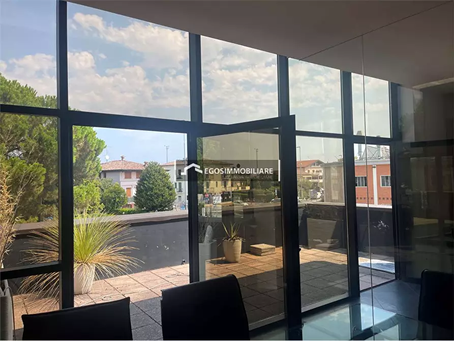 Immagine 3 di Ufficio in affitto  in Via Guglielmo Marconi 133 a Desenzano Del Garda