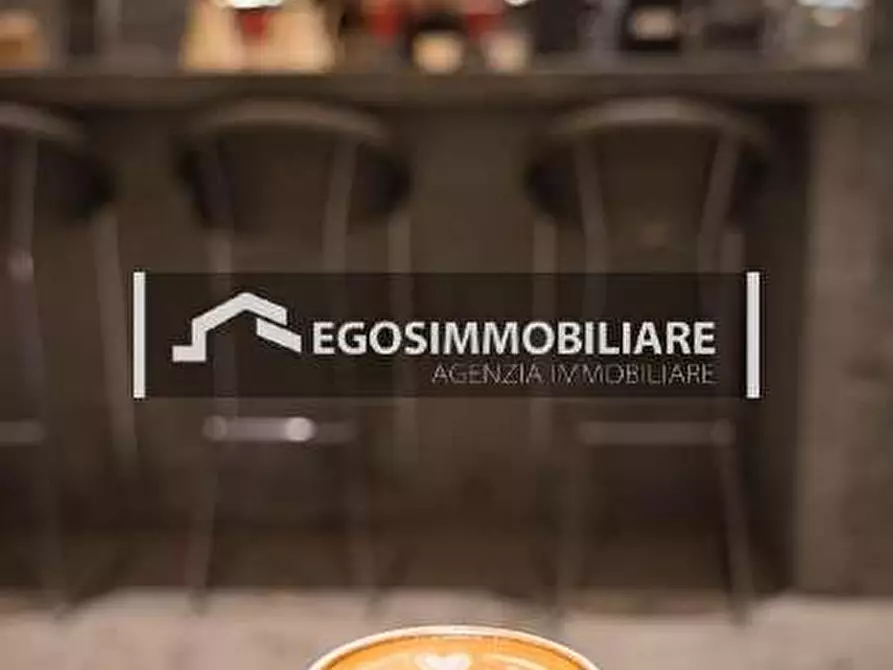 Immagine 5 di Negozio in vendita  in Piazza Malvezzi  a Desenzano Del Garda