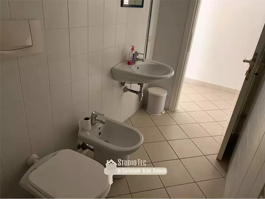 Immagine 6 di Negozio in affitto  in dei navigatori 1 a Ravenna