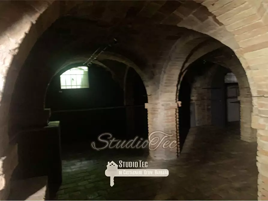 Immagine 4 di Negozio in affitto  in via fanti 9 a Ravenna