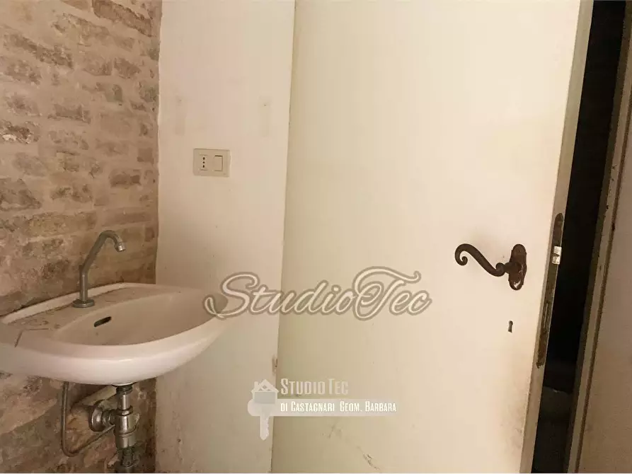 Immagine 7 di Negozio in affitto  in via fanti 9 a Ravenna