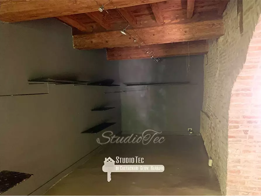 Immagine 9 di Negozio in affitto  in via fanti 9 a Ravenna