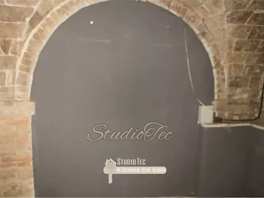 Immagine 13 di Negozio in affitto  in via fanti 9 a Ravenna